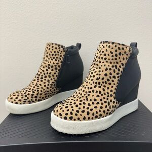 Qupid animal print and black wedge sneakers